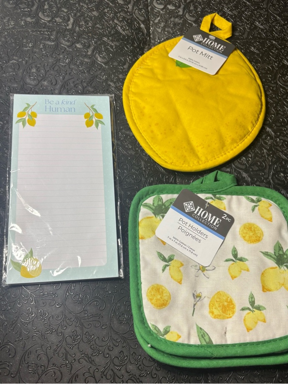 New Home Collection Yellow Lemon Pot Holders & Pot Mitt Set & Notepad 4 pc Set